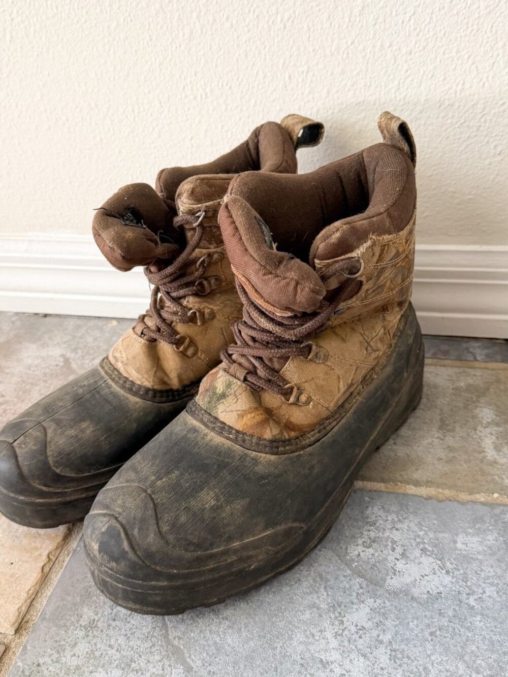 Ozark Trail Mens 10 Camo Duck Boots 3M Thinsulate Insulated Waterproof